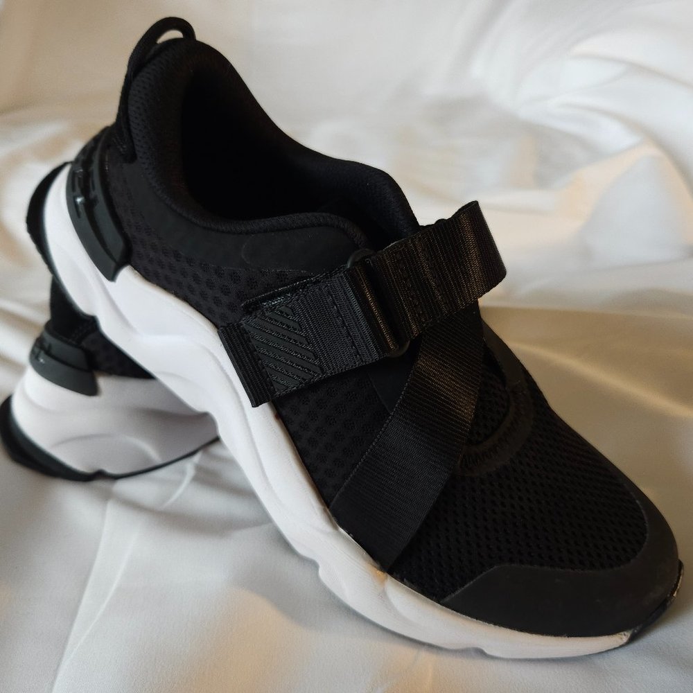 Sorel Womens Kinetic Renegade Strap Sneaker Slip-on New Sz 8 Black NWOB